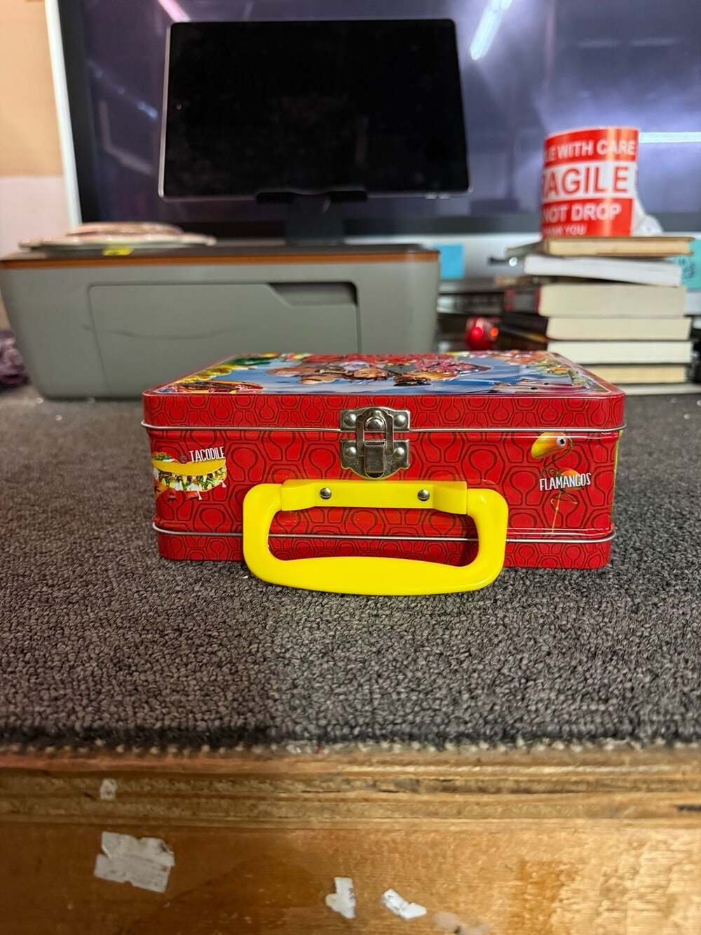 Cloudy with a Chance of Meatballs 2 Tin Lunch Box - Picture 5 of 7